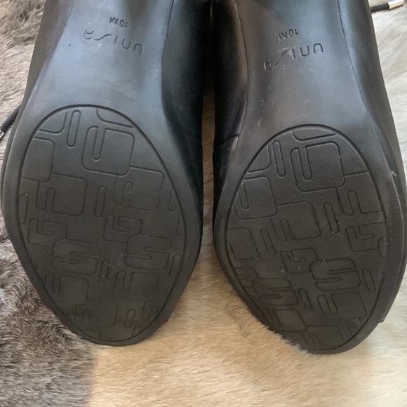 Front Tie Heels - Picture 8 of 9